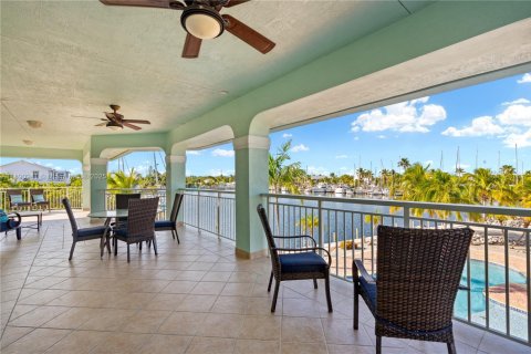 House in Tavernier, Florida 5 bedrooms, 325.07 sq.m. № 1944377 - photo 15