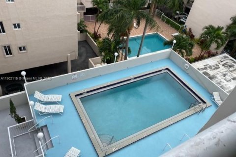 Condo in Miami Beach, Florida, 1 bedroom  № 1953534 - photo 15