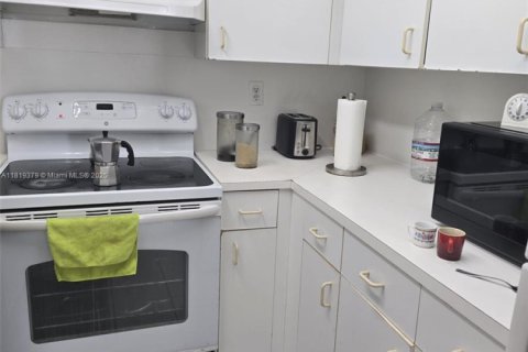 Condominio en venta en Miami, Florida, 2 dormitorios, 90.49 m2 № 1779642 - foto 17