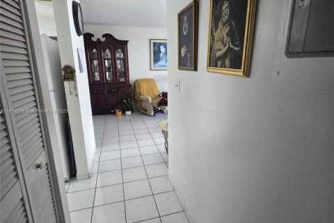 Condominio en venta en Miami, Florida, 2 dormitorios, 90.49 m2 № 1779642 - foto 15