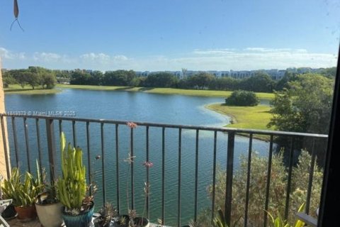 Condominio en venta en Miami, Florida, 2 dormitorios, 90.49 m2 № 1779642 - foto 22