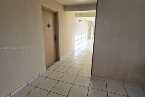 Condominio en venta en Miami, Florida, 2 dormitorios, 90.49 m2 № 1779642 - foto 5