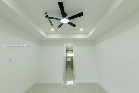 Casa en venta en Lehigh Acres, Florida, 4 dormitorios № 2182648 - foto 18