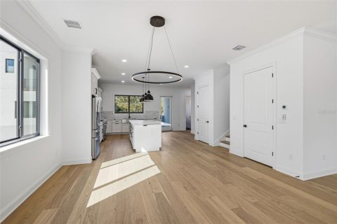 Townhouse in Tampa, Florida 3 bedrooms, 284.47 sq.m. № 2204087 - photo 11