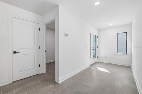 Townhouse in Tampa, Florida 3 bedrooms, 284.47 sq.m. № 2204087 - photo 3