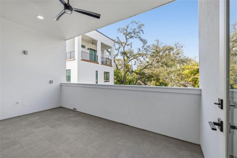 Townhouse in Tampa, Florida 3 bedrooms, 284.47 sq.m. № 2204087 - photo 14