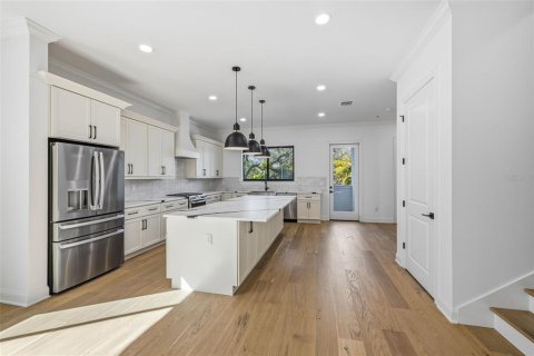 Townhouse in Tampa, Florida 3 bedrooms, 284.47 sq.m. № 2204087 - photo 8