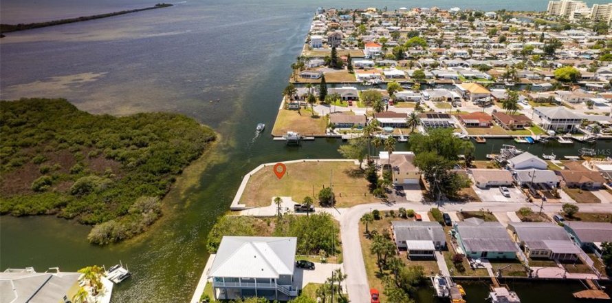 Land in Hudson, Florida № 475716