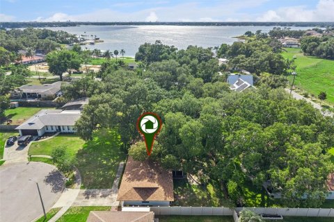 House in Belle Isle, Florida 4 bedrooms, 149.76 sq.m. № 2238854 - photo 2