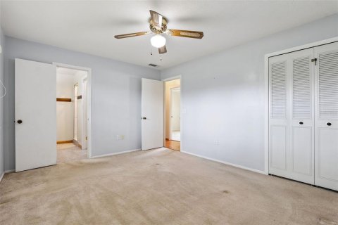 House in Belle Isle, Florida 4 bedrooms, 149.76 sq.m. № 2238854 - photo 16