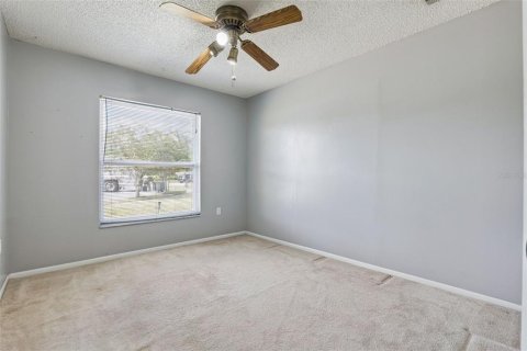 House in Belle Isle, Florida 4 bedrooms, 149.76 sq.m. № 2238854 - photo 22