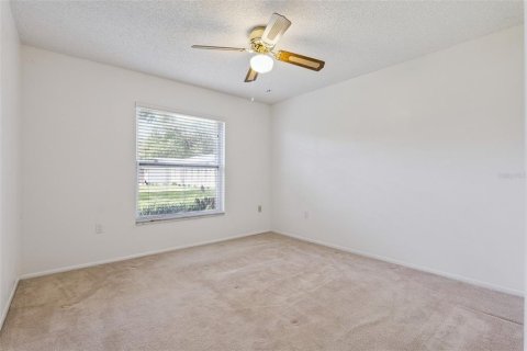 House in Belle Isle, Florida 4 bedrooms, 149.76 sq.m. № 2238854 - photo 18