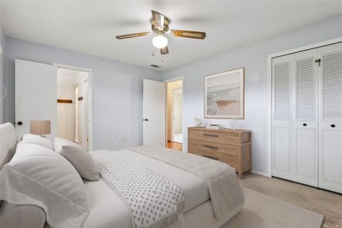 House in Belle Isle, Florida 4 bedrooms, 149.76 sq.m. № 2238854 - photo 14