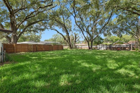 House in Belle Isle, Florida 4 bedrooms, 149.76 sq.m. № 2238854 - photo 25