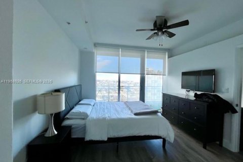 Condominio en alquiler en Miami, Florida, 1 dormitorio, 70.05 m2 № 2020648 - foto 4