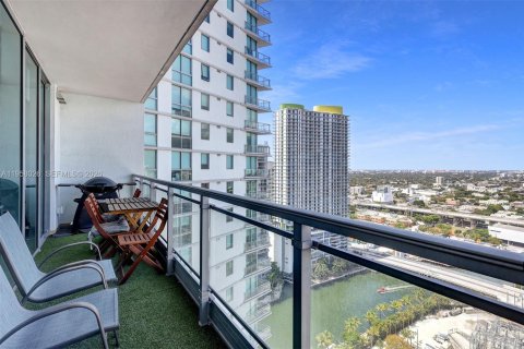 Condominio en alquiler en Miami, Florida, 1 dormitorio, 70.05 m2 № 2020648 - foto 10