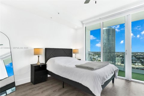 Condo in Miami, Florida, 1 bedroom  № 2020648 - photo 12