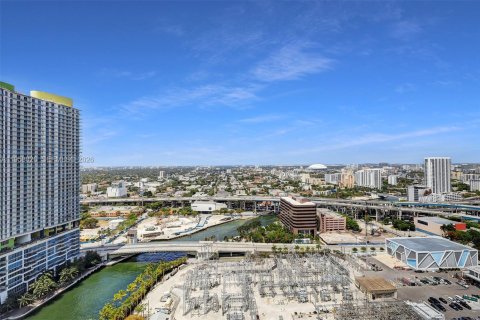 Condominio en alquiler en Miami, Florida, 1 dormitorio, 70.05 m2 № 2020648 - foto 11