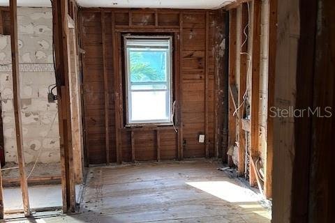 Купить виллу или дом в Мадейра - Бич, Флорида 8 комнат, 167.6м2, № 1812434 - фото 9