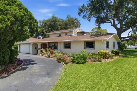 Casa en Saint Petersburg, Florida 4 dormitorios, 232.81 m2 № 2208647