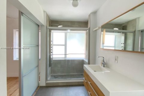 Adosado en alquiler en Miami, Florida, 1 dormitorio, 89.19 m2 № 1953754 - foto 5