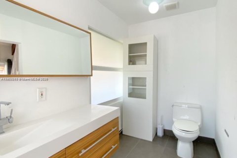 Adosado en alquiler en Miami, Florida, 1 dormitorio, 89.19 m2 № 1953754 - foto 14