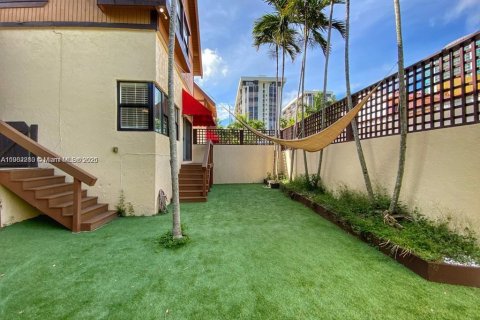 Adosado en alquiler en Miami, Florida, 1 dormitorio, 89.19 m2 № 1953754 - foto 8