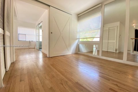 Adosado en alquiler en Miami, Florida, 1 dormitorio, 89.19 m2 № 1953754 - foto 21