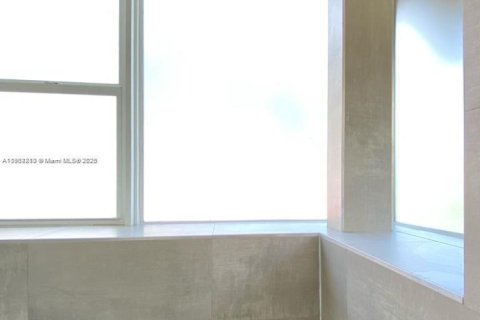 Adosado en alquiler en Miami, Florida, 1 dormitorio, 89.19 m2 № 1953754 - foto 17