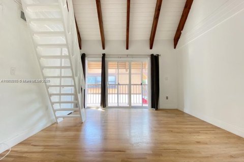Adosado en alquiler en Miami, Florida, 1 dormitorio, 89.19 m2 № 1953754 - foto 3