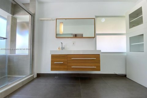 Adosado en alquiler en Miami, Florida, 1 dormitorio, 89.19 m2 № 1953754 - foto 4