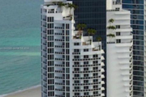 Hôtel, hôtellerie à vendre à Sunny Isles Beach, Floride: 61.69 m2 № 1998645 - photo 2