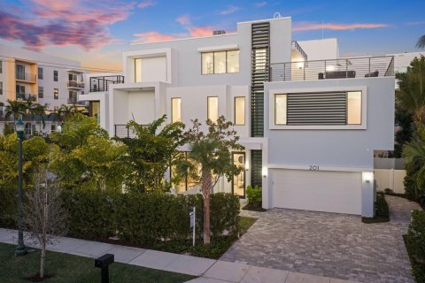 Townhouse in Delray Beach, Florida 4 bedrooms, 294.78 sq.m. № 2265679