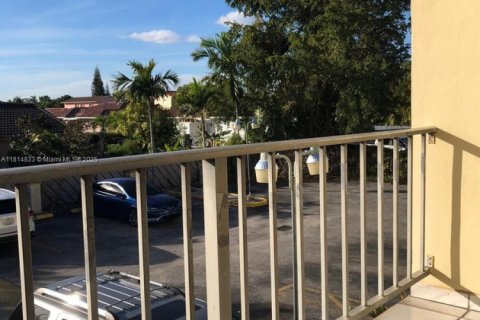 Condo in Miami, Florida, 2 bedrooms  № 1766510 - photo 10