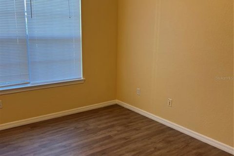 Condo in Orlando, Florida, 2 bedrooms № 2215816 - photo 11