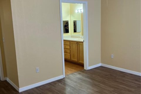 Condo in Orlando, Florida, 2 bedrooms № 2215816 - photo 15