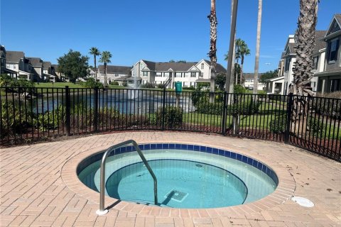 Condo in Orlando, Florida, 2 bedrooms № 2215816 - photo 22