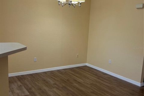 Condo in Orlando, Florida, 2 bedrooms № 2215816 - photo 7