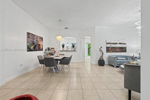 House in Homestead, Florida 3 bedrooms, 176.24 sq.m. № 2087233 - photo 11