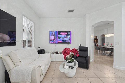 House in Homestead, Florida 3 bedrooms, 176.24 sq.m. № 2087233 - photo 4