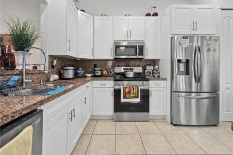 House in Homestead, Florida 3 bedrooms, 176.24 sq.m. № 2087233 - photo 3