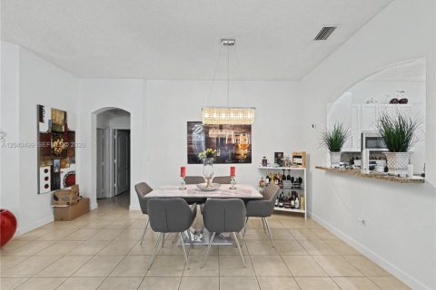 House in Homestead, Florida 3 bedrooms, 176.24 sq.m. № 2087233 - photo 17