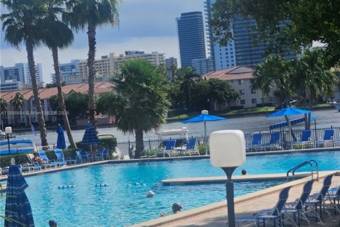 Купить кондоминиум в Халландейл-Бич, Флорида 1 спальня, 92.9м2, № 1933352 - фото 12