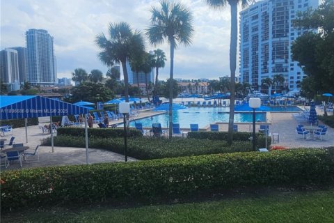 Купить кондоминиум в Халландейл-Бич, Флорида 1 спальня, 92.9м2, № 1933352 - фото 14