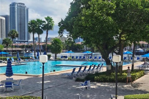 Купить кондоминиум в Халландейл-Бич, Флорида 1 спальня, 92.9м2, № 1933352 - фото 11