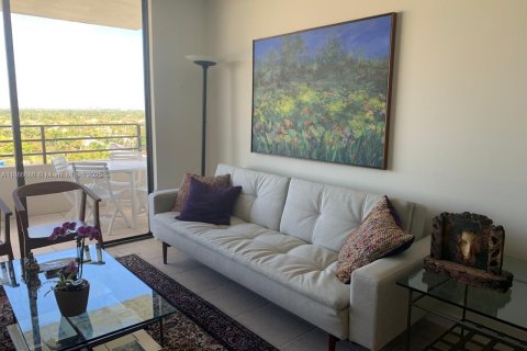 Купить кондоминиум в Халландейл-Бич, Флорида 1 спальня, 92.9м2, № 1933352 - фото 1