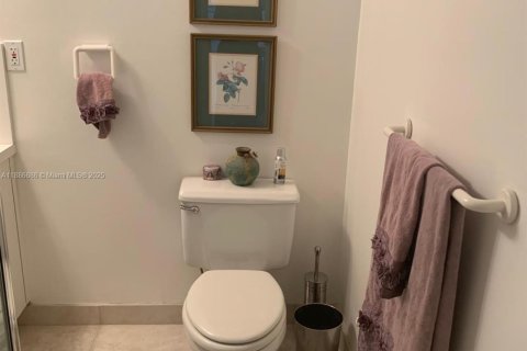 Купить кондоминиум в Халландейл-Бич, Флорида 1 спальня, 92.9м2, № 1933352 - фото 9