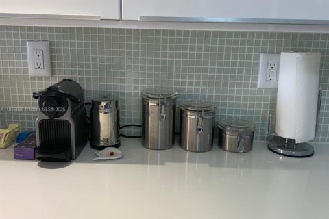 Купить кондоминиум в Халландейл-Бич, Флорида 1 спальня, 92.9м2, № 1933352 - фото 5