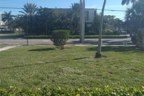 Condo in Hallandale Beach, Florida, 1 bedroom  № 2004939 - photo 18