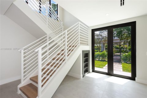 House in Miami, Florida 4 bedrooms, 206.99 sq.m. № 2009188 - photo 13